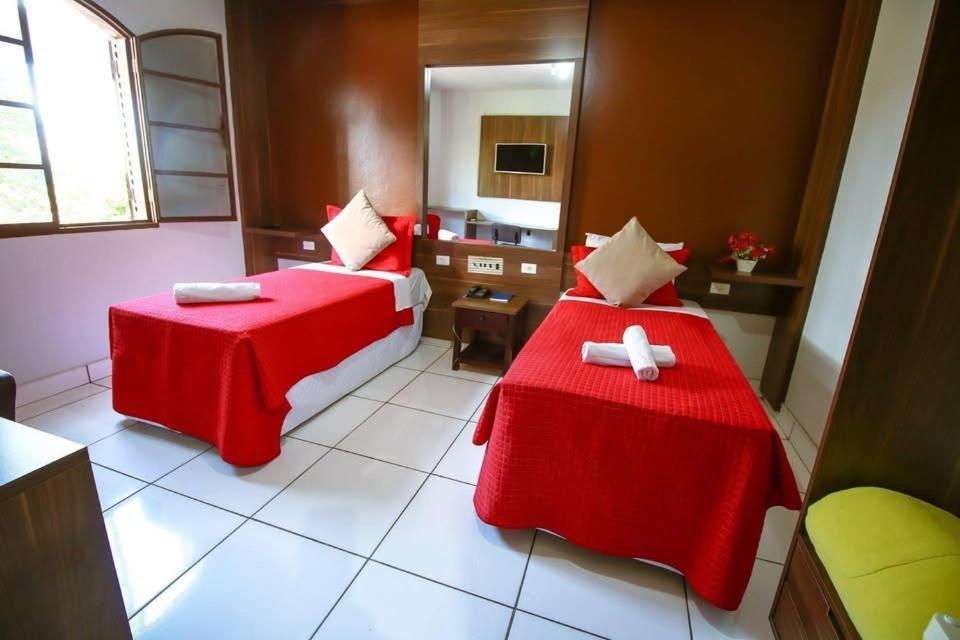 Piloes Palace Hotel Mineiros エクステリア 写真