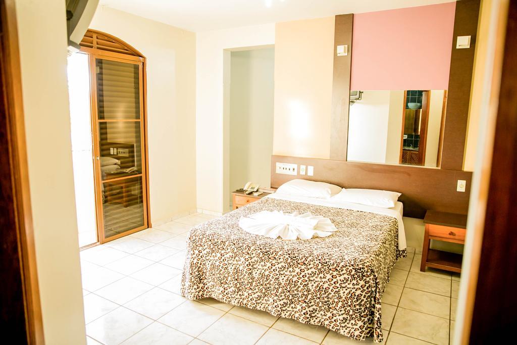 Piloes Palace Hotel Mineiros 部屋 写真