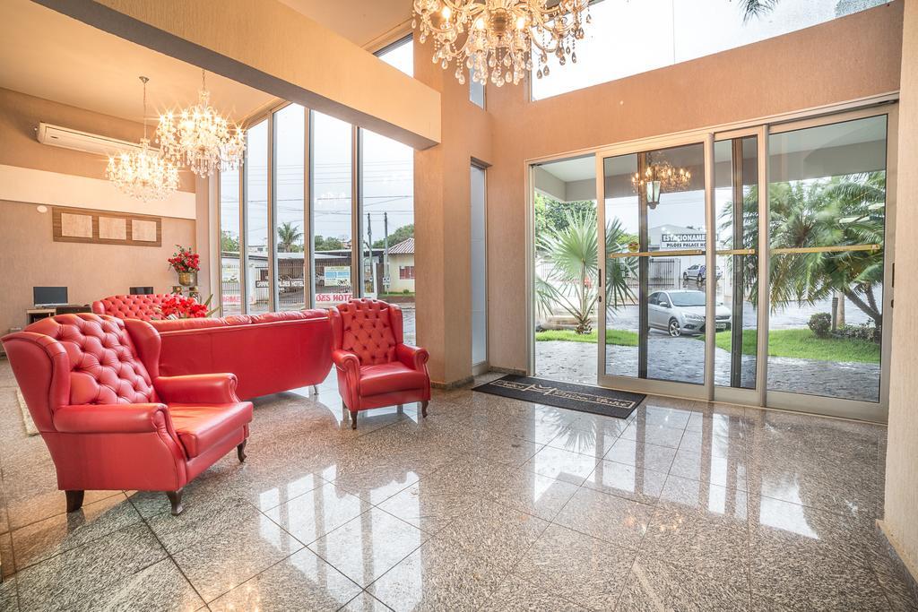 Piloes Palace Hotel Mineiros エクステリア 写真