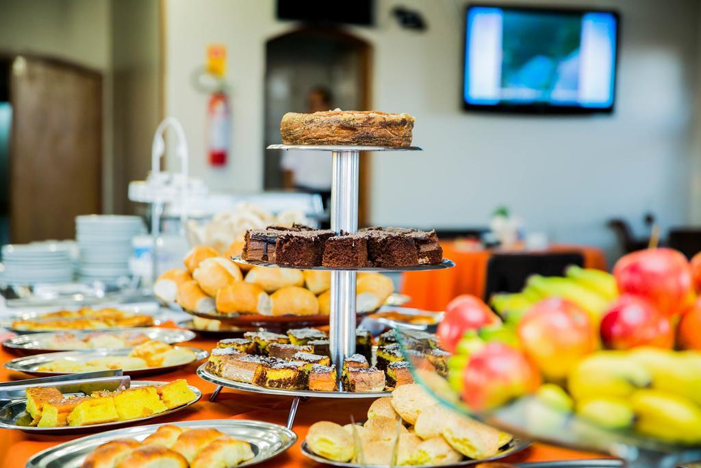 Piloes Palace Hotel Mineiros エクステリア 写真